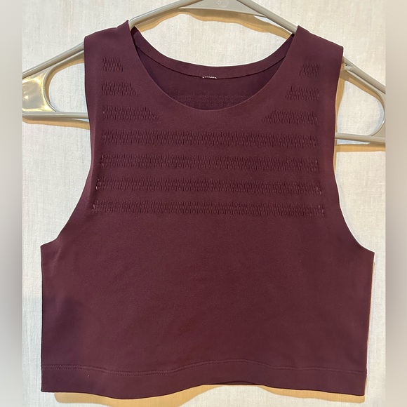 Woman’s Lululemon Crop Tank Top - Picture 1 of 5